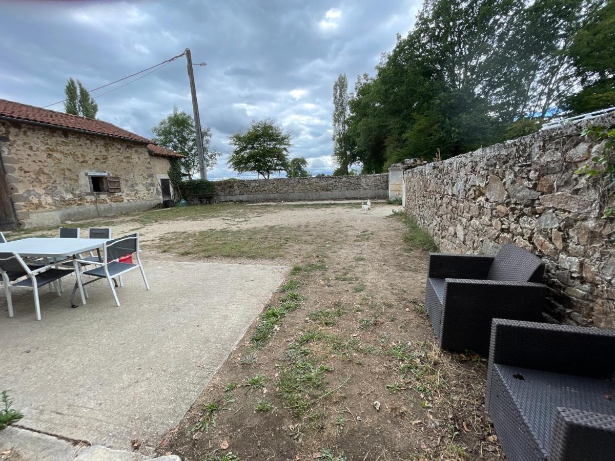 Ferme Gite Equestre En Charente Confolens Luaran gambar